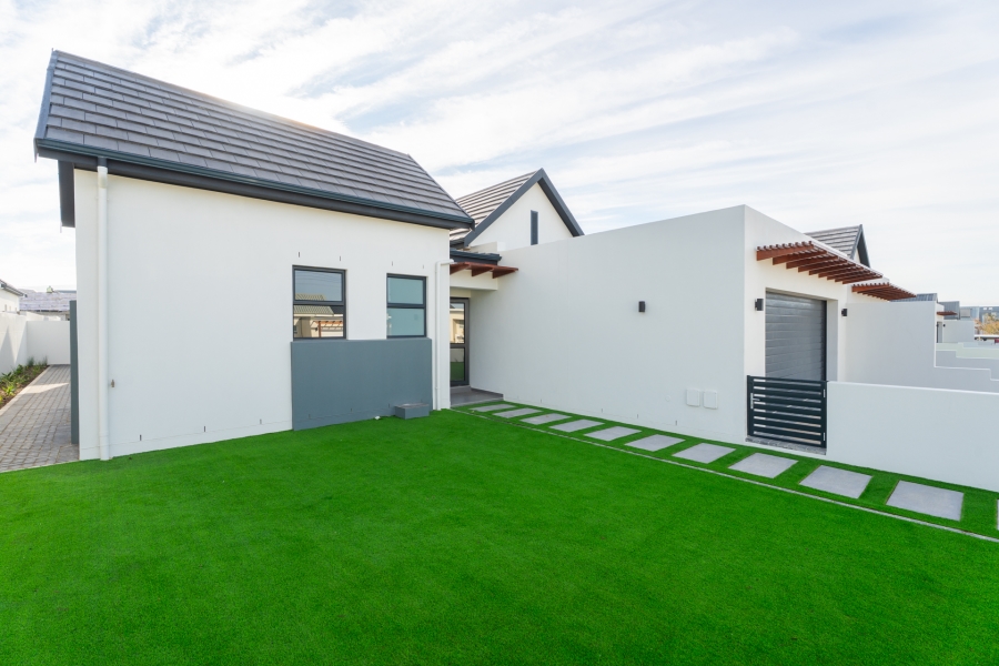 3 Bedroom Property for Sale in Sitari Country Estate Western Cape